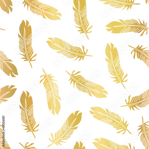 Golden Feathers seamless vector pattern. Repeating background metallic gold foil feather illustration. Elegant surface pattern design for home decor, fabric, wallpaper.