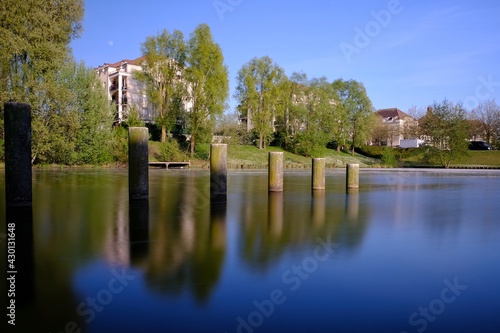 Long exposure photography on a lake in a small french city