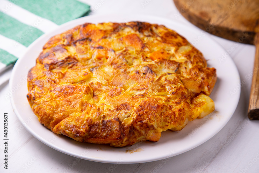 Spanish omelette with cheese, potatoes and sweet potato Spanish omelette with cheese, potatoes and sweet potato