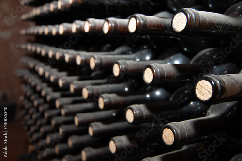 Elaboración de vino en cuevas