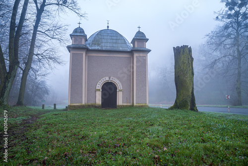 kapliczka kalwarii na Górze św. Anny w porannej mgle photo