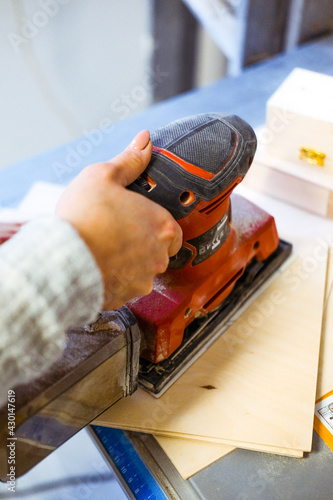 Wallpaper Mural Woodworking. Creating handmade wood products. Sanding wood Torontodigital.ca