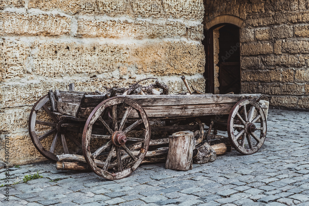 Vintage cart on wooden wheels near Odone Bazaar Capuses (the Gate of the Wood Bazaar) is part of the city-fortress of Gezlov. Gezlevsky Gate.
