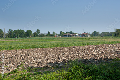 terreno agricolo in lavorazione in campagna