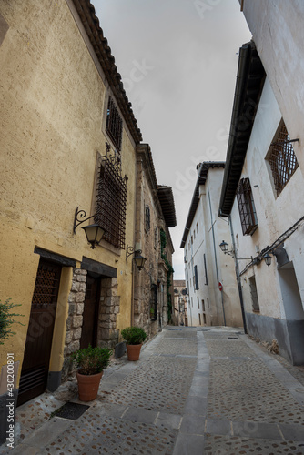 Fototapeta Naklejka Na Ścianę i Meble -  Traditional architecture in the city of Cuenca, Spain