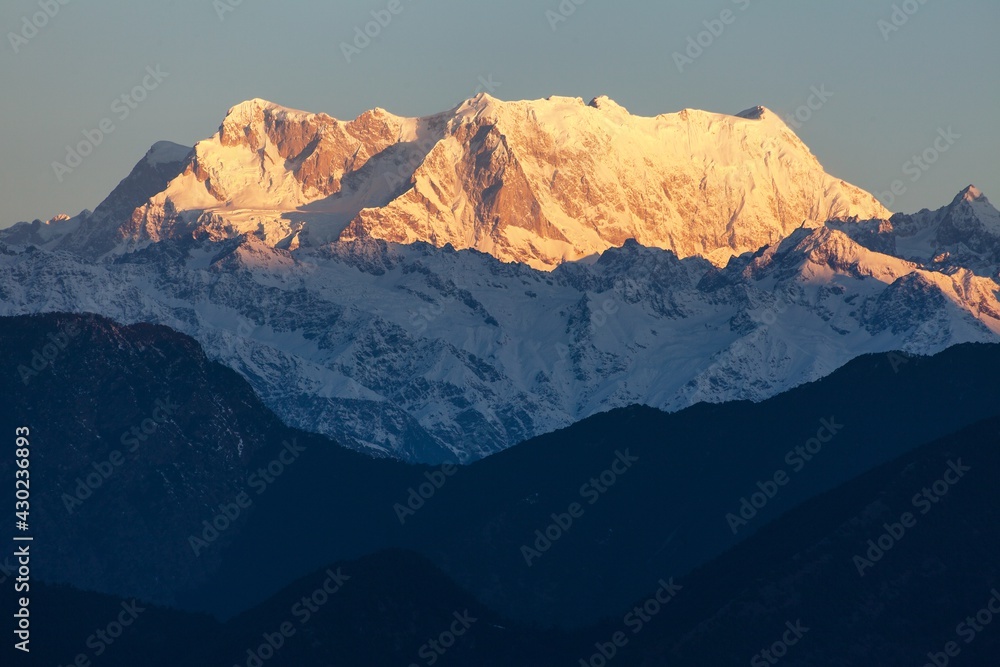 Mount Chaukhamba morning view India himalaya mountain