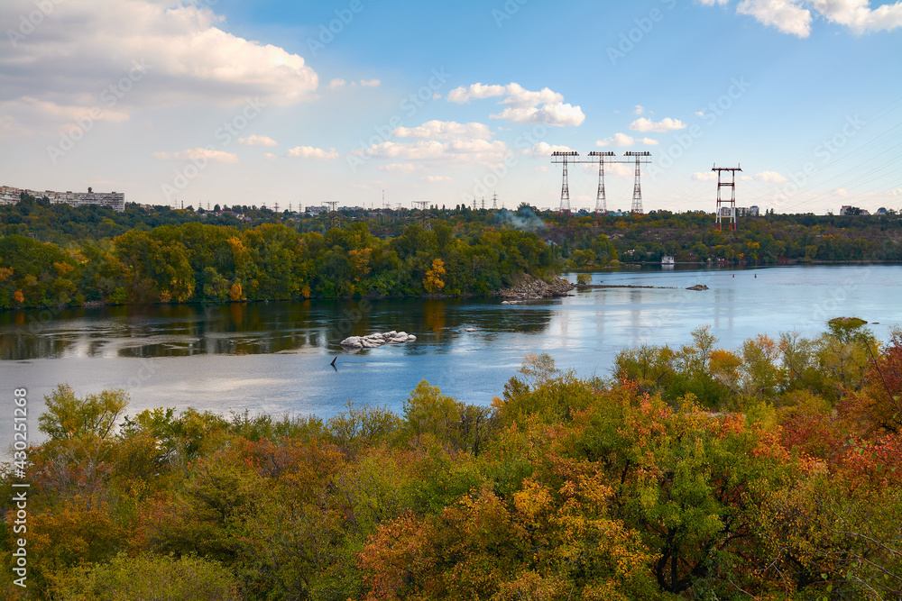Naklejka premium Dnieper river in autumn