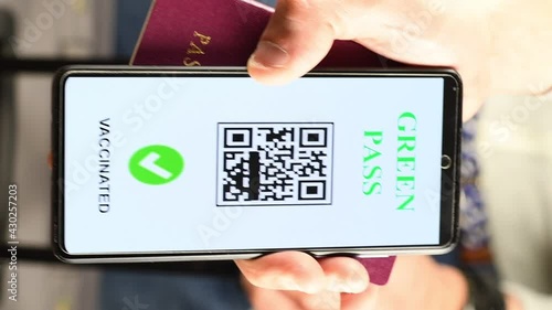 travel in Europe with green pass and passport: coronavirus check in airport 