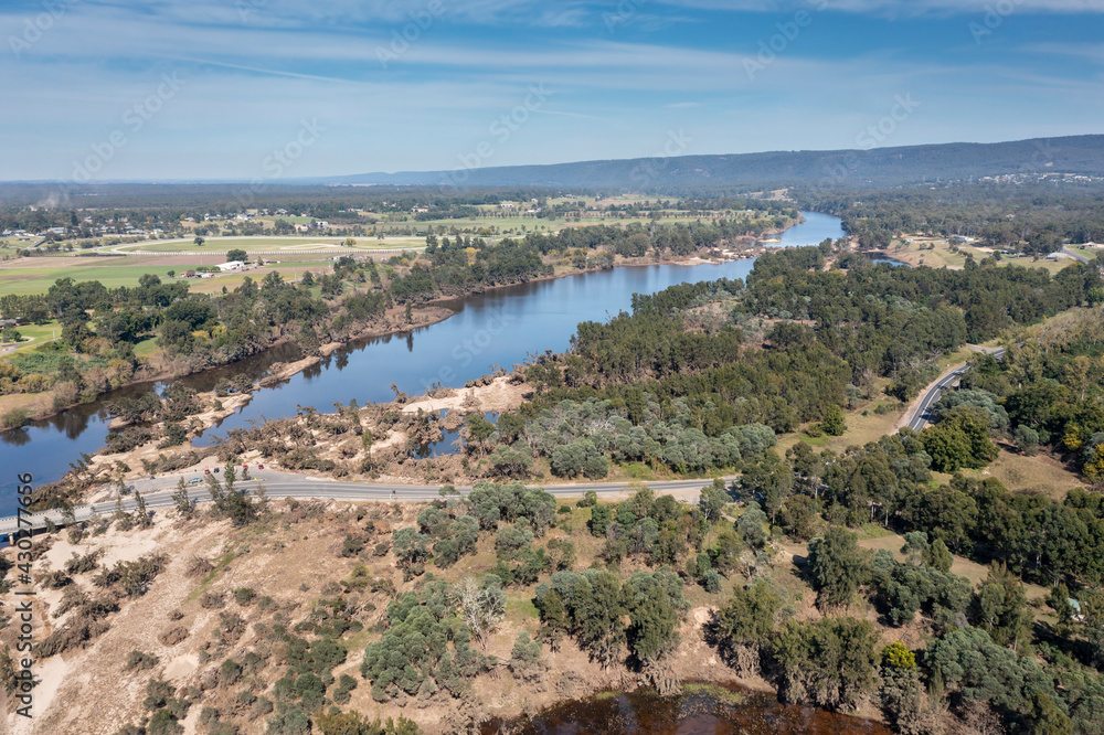 Obraz premium Drone aerial photograph of the Nepean River in Yarramundi Reserve in regional Australia
