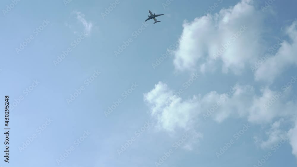 飛行機・青空 飛行機・青空