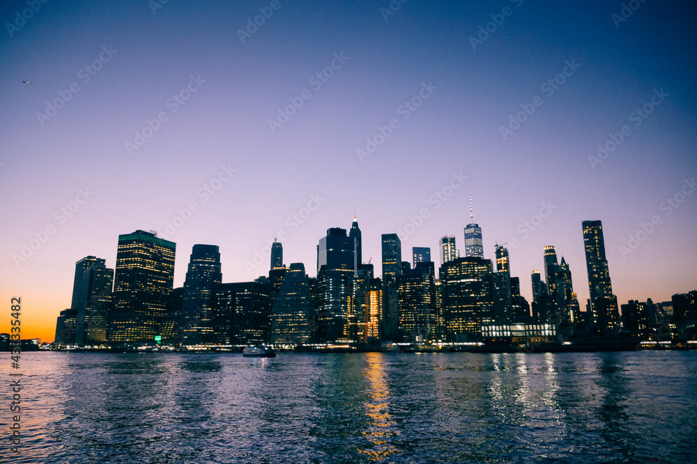 Vue de l'île de Manhattan au coucher du soleil
