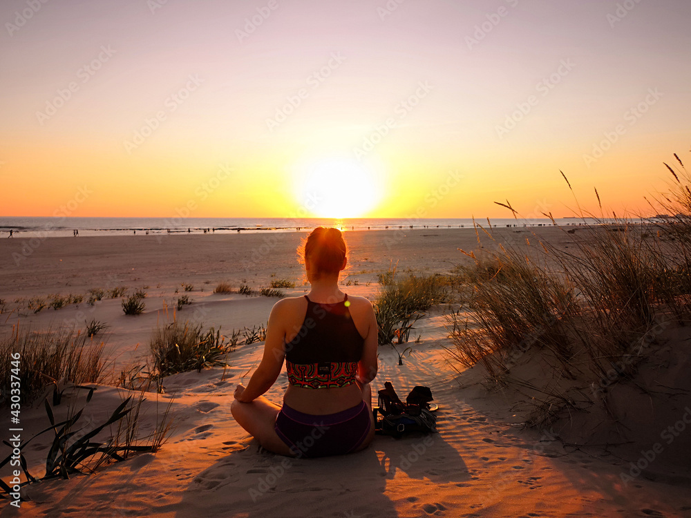 yoga al atardecer