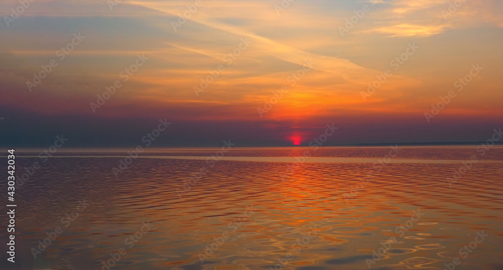 Obraz premium river landscape at sunset