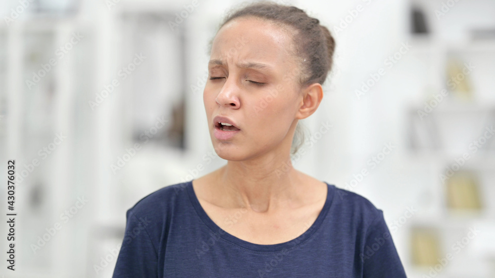 Obraz premium Portrait of Attractive African Woman saying No by Head Shake