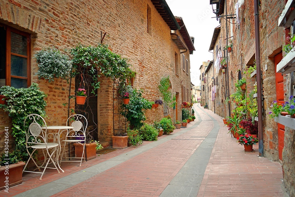 Obraz premium landscape of Casole d'Elsa, a Tuscan village of medieval origins in the province of Siena, Italy