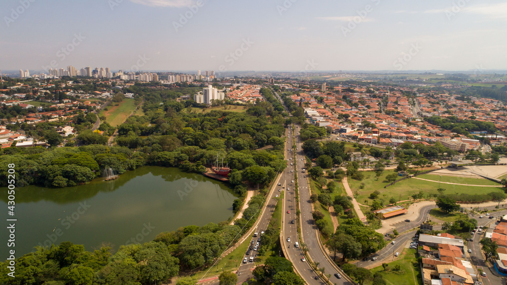 Fototapeta premium Aerial drone images from the Taquaral park in Campinas, São Paulo. With a view to Cambuí.