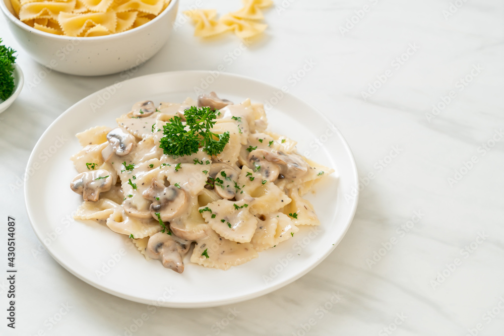 farfalle pasta with mushroom white cream sauce farfalle pasta with mushroom white cream sauce