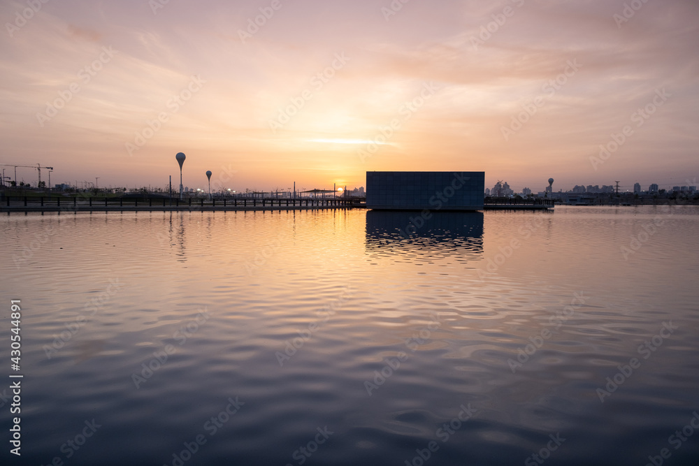 Obraz premium Amazing sunset on Beer Sheva lake. Israel