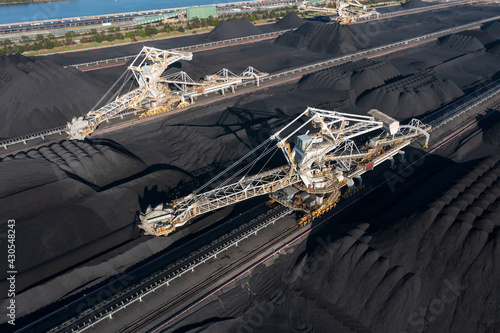 Canvas Print Bulk coal scoop conveyors and coal stockpiles, Port of Newcastle, NSW, Australia