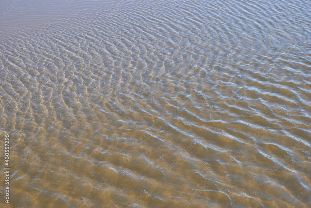 Obraz premium waves on the beach