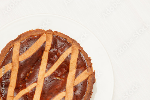 Tableau sur toile Close up on italian traditional dessert, pastiera napoletana.
