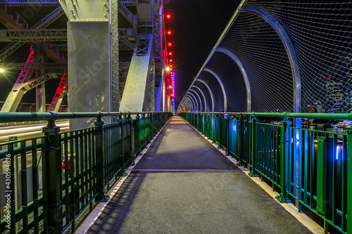 Walking path across the Story bridge in Brisbane, Australia © Alexander