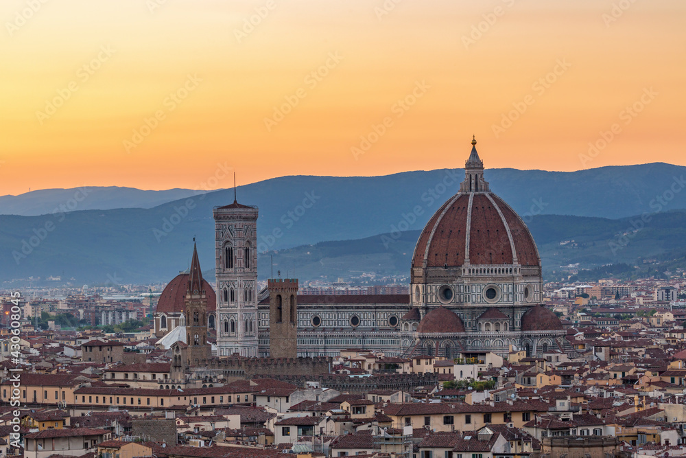 Cattedrale di Santa Maria del Fiore in Florence at sunset