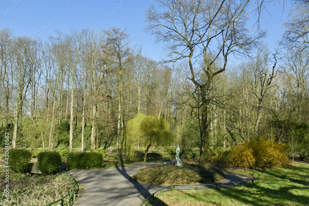 L'aménagement paysagère du parc Josaphat à Schaerbeek au début du printemps L'aménagement paysagère du parc Josaphat à Schaerbeek au début du printemps