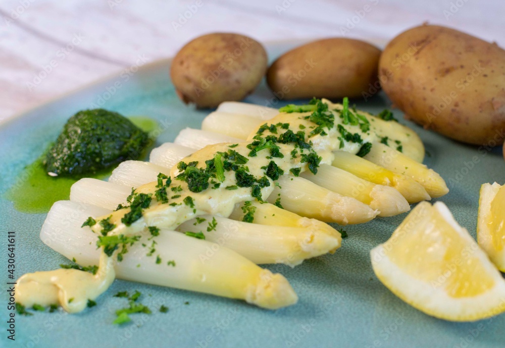 asparagus with potato and Sauce Hollandaise asparagus with potato and Sauce Hollandaise