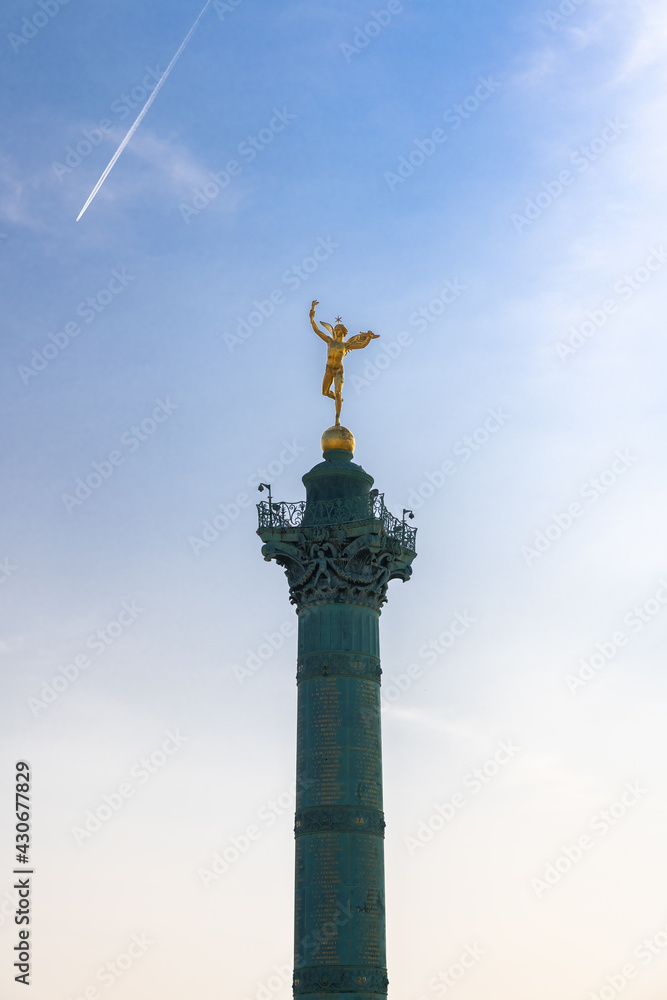  Paris, place de la Bastille, column with statue of the golden angel