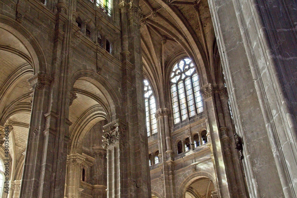 Fototapeta premium interior of saint cathedral city