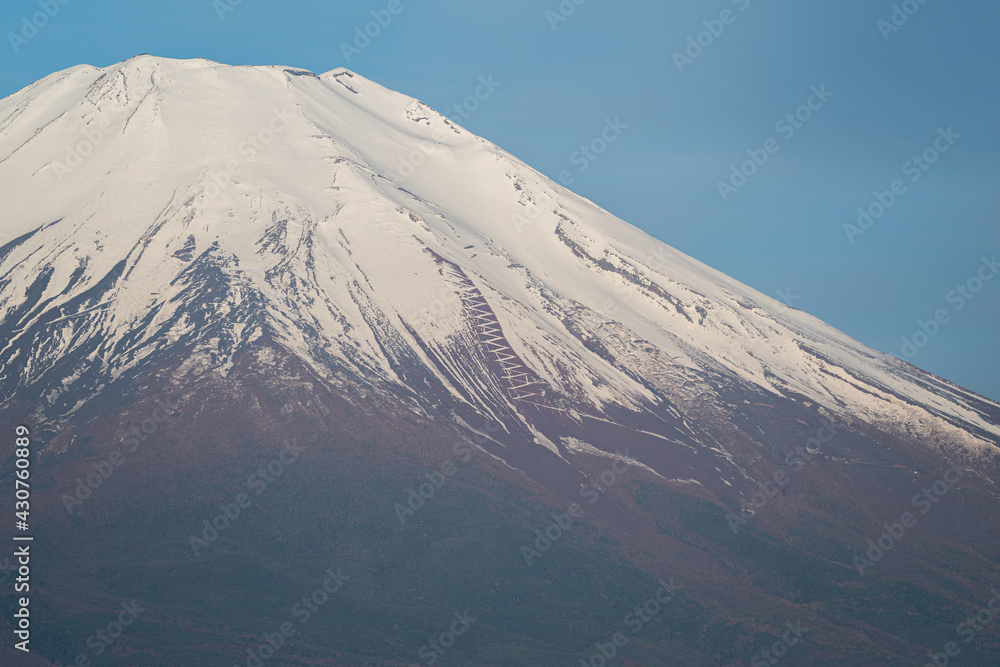 春の富士山