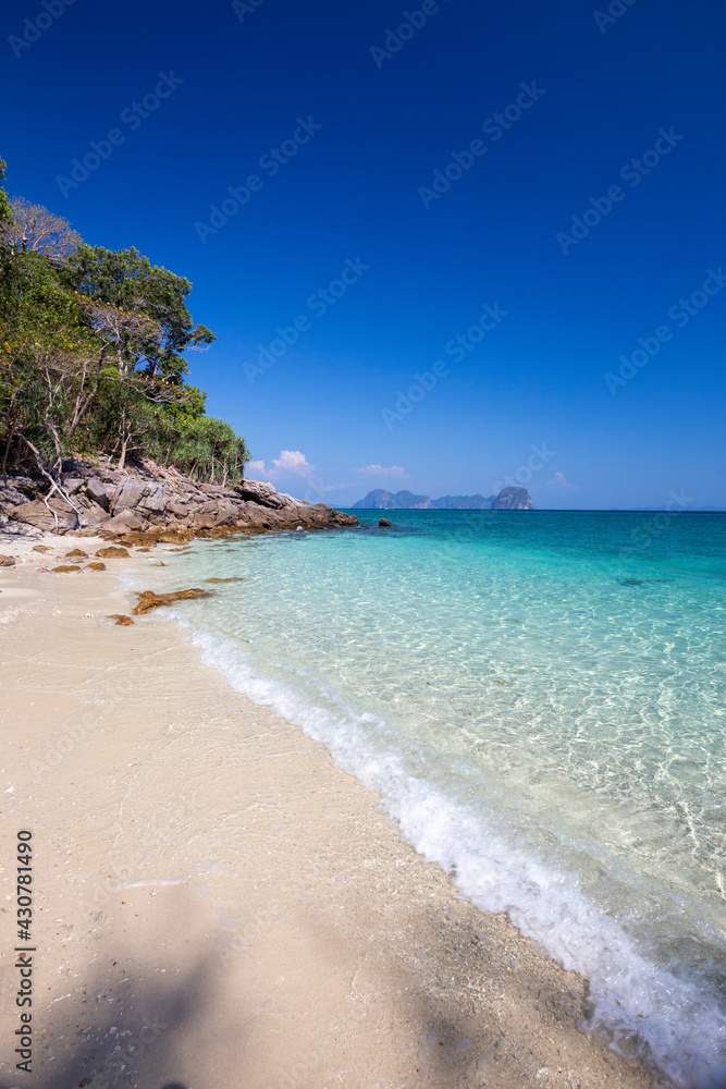Obraz premium Beautiful views on the beach in Koh Ngai, Krabi Province, Thailand.