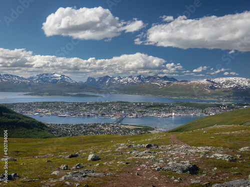 Obraz na plátně Tromso panorama from nearby mountain