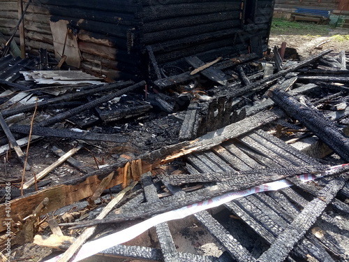 Fotografie ashes, the remains of a burned down house