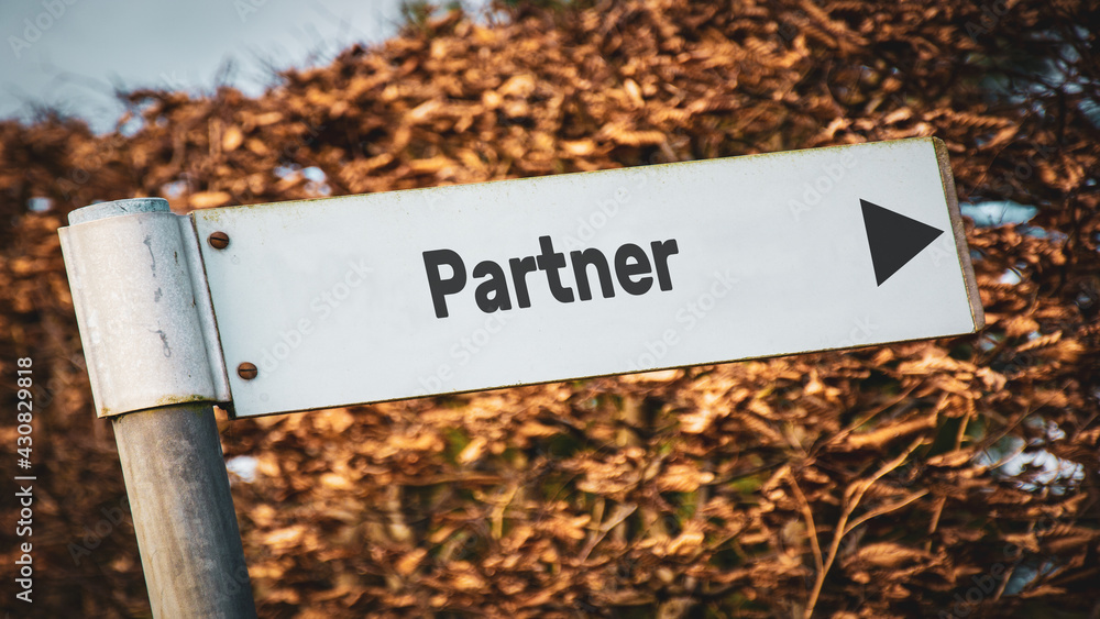 Street Sign to Partner