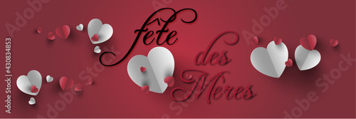 carte ou bandeau sur le Fête des Mères en noir et rouge avec tout autour des coquets blancs et roses sur un fond vieux rose en dégradé