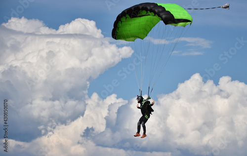Foto Fallschirmspringer