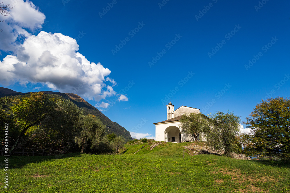 Basilica di Sant'Eufemia - isola Comacina, lago di Como Basilica di Sant'Eufemia - isola Comacina, lago di Como