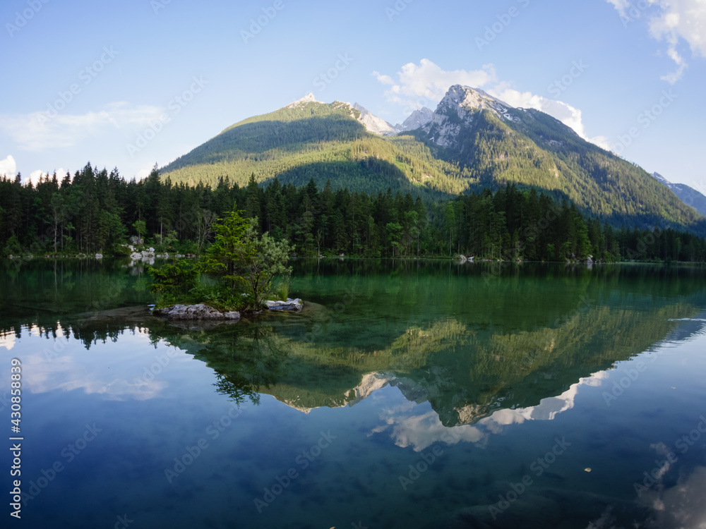 Hochkalter Berg am Hintersee in Ramsau Hochkalter Berg am Hintersee in Ramsau