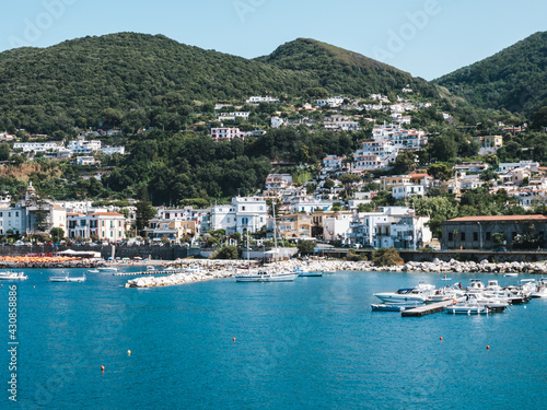 Hafen von Forio auf Ischia im Golf von Neapel © Animaflora PicsStock