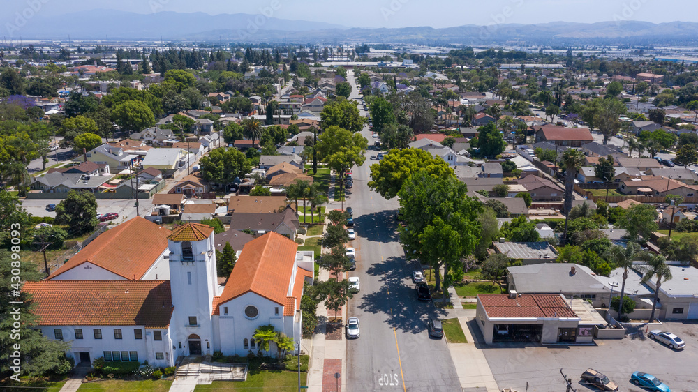 Daytime aerial view of Chino, California, USA. - obrazy, fototapety, plakaty 
