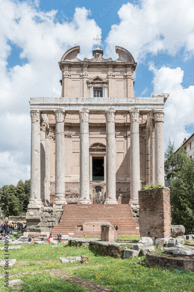 Temple d'Antonin et Faustine, forum, Rome