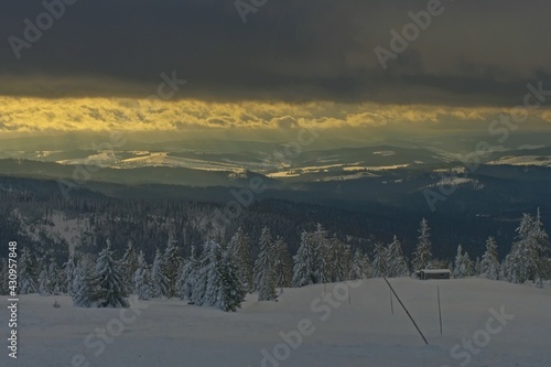 Obraz na płótnie Sunrise in the mountains. Beskid Żywiecki Hala Rysianka. w salonie