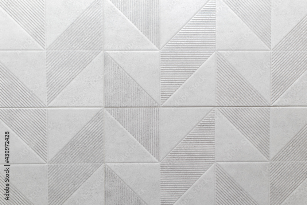 White diamond tiles in the bathroom White diamond tiles in the bathroom