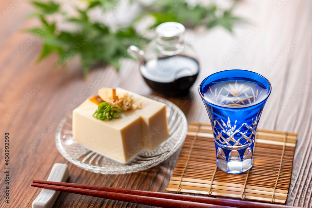 冷奴と日本酒 冷奴と日本酒