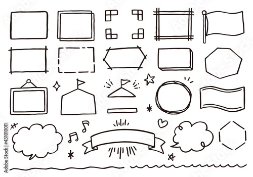 筆ペンで描いたいろんなフレームのセット（白背景）