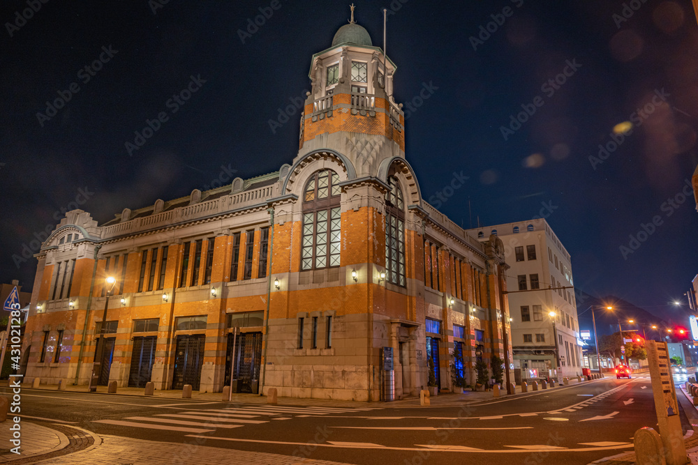 Naklejka premium 北九州市旧大阪商船 - 夜景