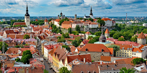 Blick vom Domberg auf die wunderschöne mittelalterliche Altstadt Tallinns