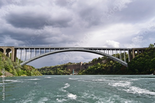 Rainbow Bridge (Niagara Falls) © bwagner